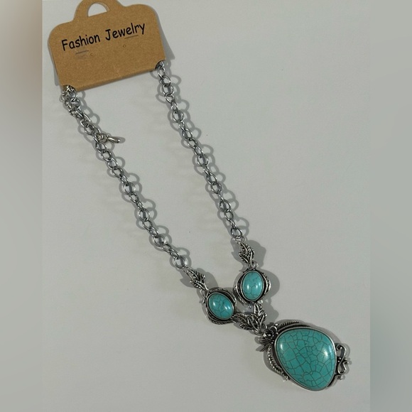 Jewelry - NWT.  Silver and Turquoise Antiqued Leaves Necklace.